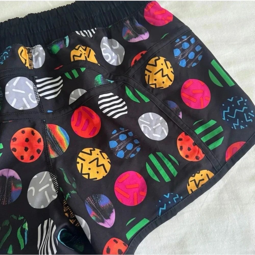 Lululemon Seawheeze Tracker Short ✨RARE✨ Circle Pills Print Size 10 EUC
